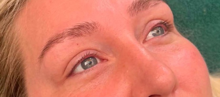 hybrid eyelashes before in Ellesmere Port
